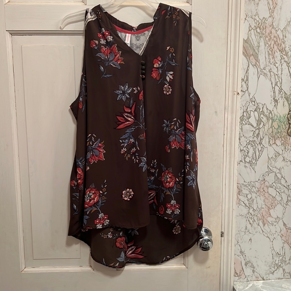 Cute flowery design shirt